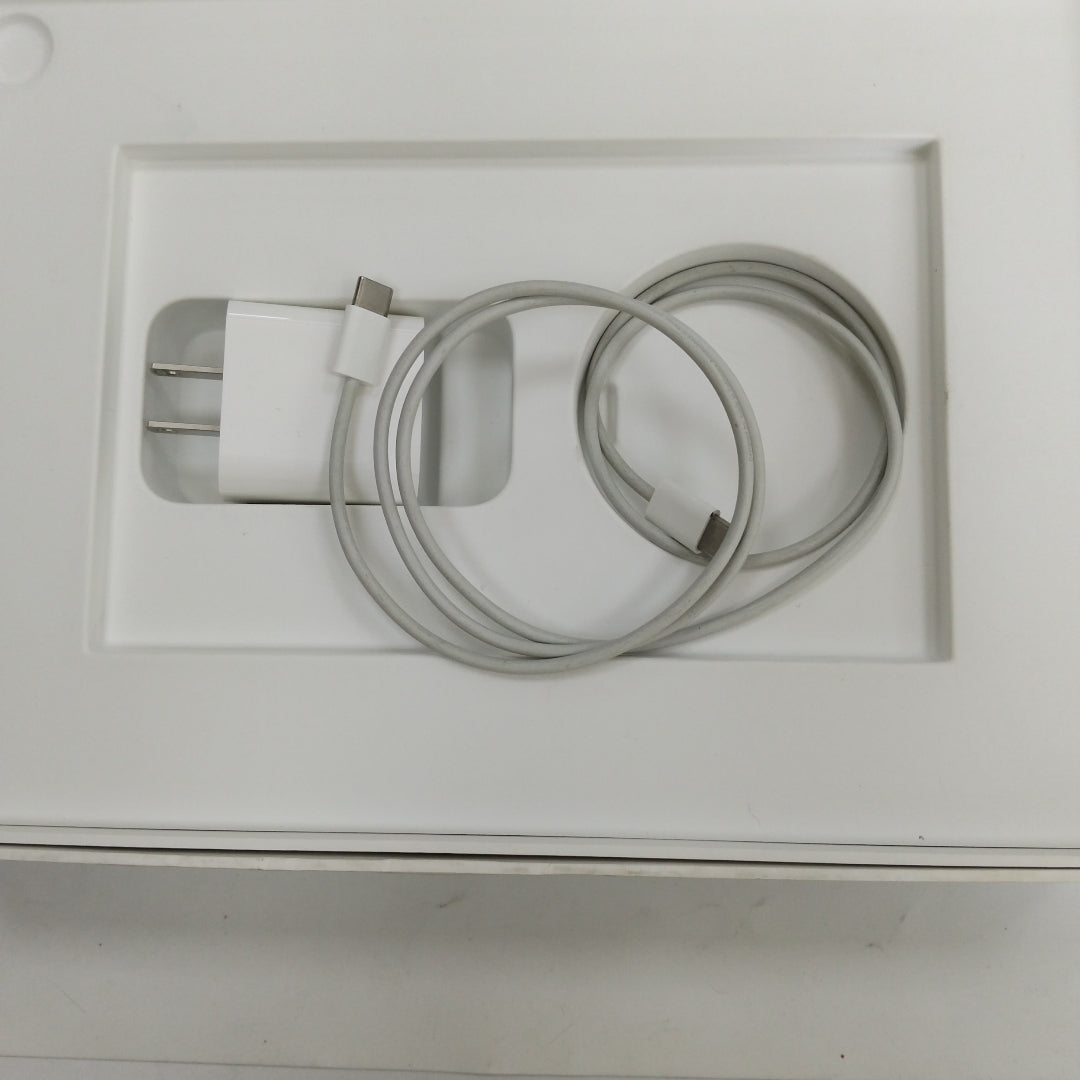 TABLETA APPLE IPAD AIR 5 A2588 64 GB 8 GB RAM (SEMINUEVO)
