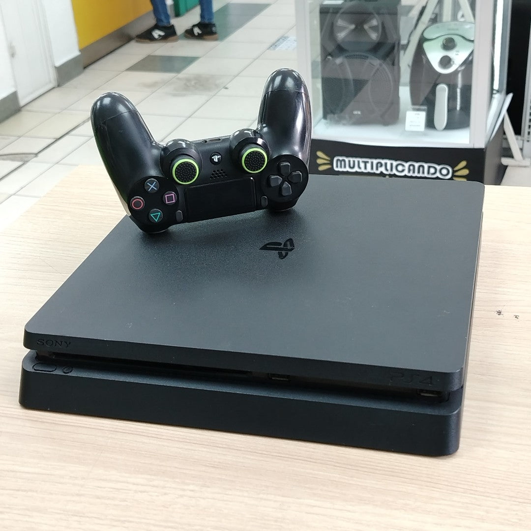 CONSOLA DE VIDEOJUEGO SONY PS4 SLIM 1 TB (SEMINUEVO)