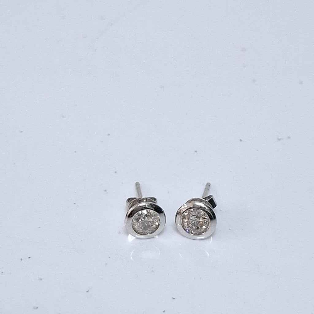 BROQUELES PAR ORO BLANCO 18 K 1,10 GRMS (SEMINUEVO)