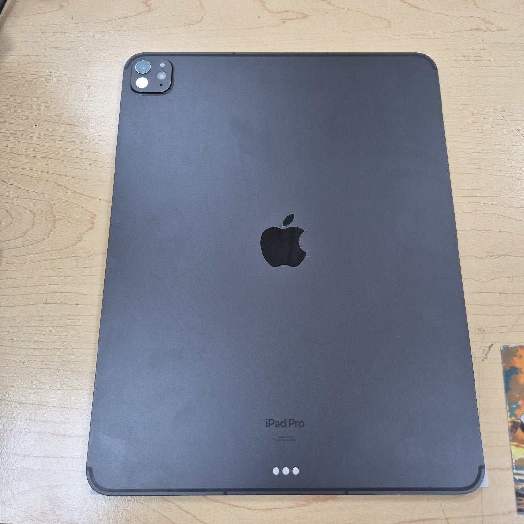 TABLETA APPLE IPAD PRO 13" A2926 (2024) 256 GB 8 GB RAM (SEMINUEVO)