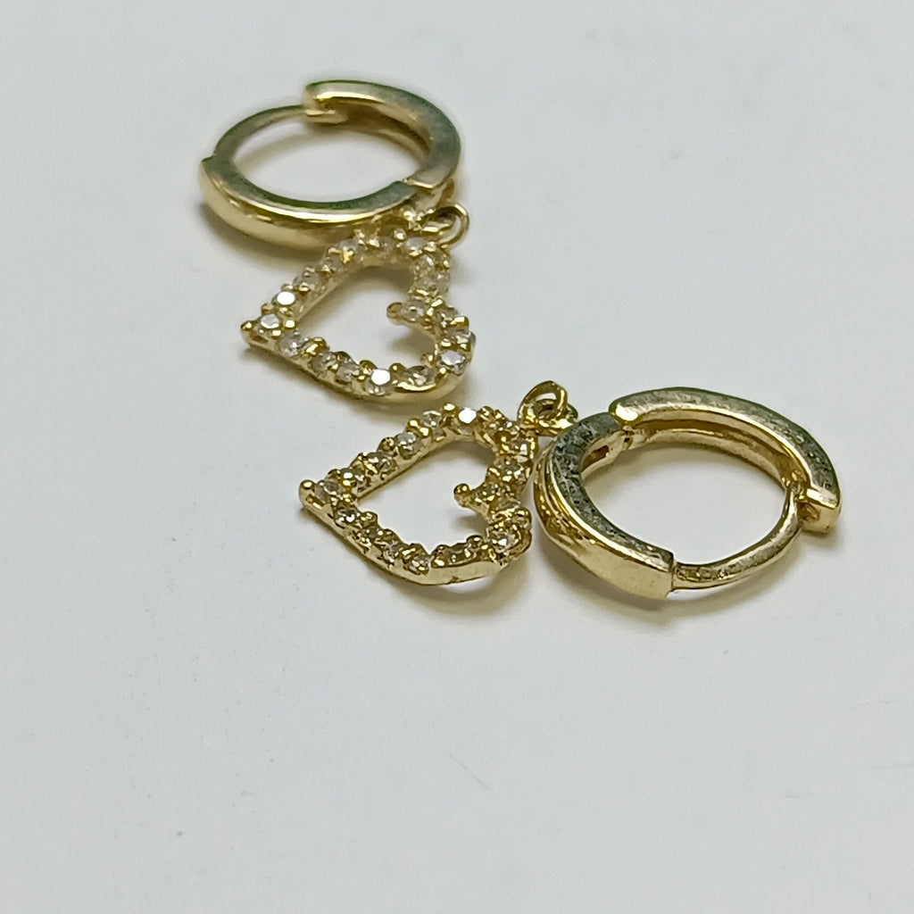 ARETES FIG CORAZON C CIRCONIAS 10K 1.8 GR (NUEVO)