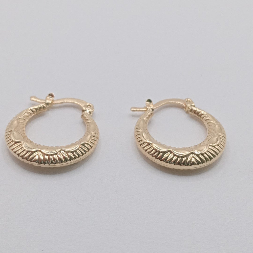 ARETES ARRACADAS HUECAS 14K 1.7 GR (NUEVO)