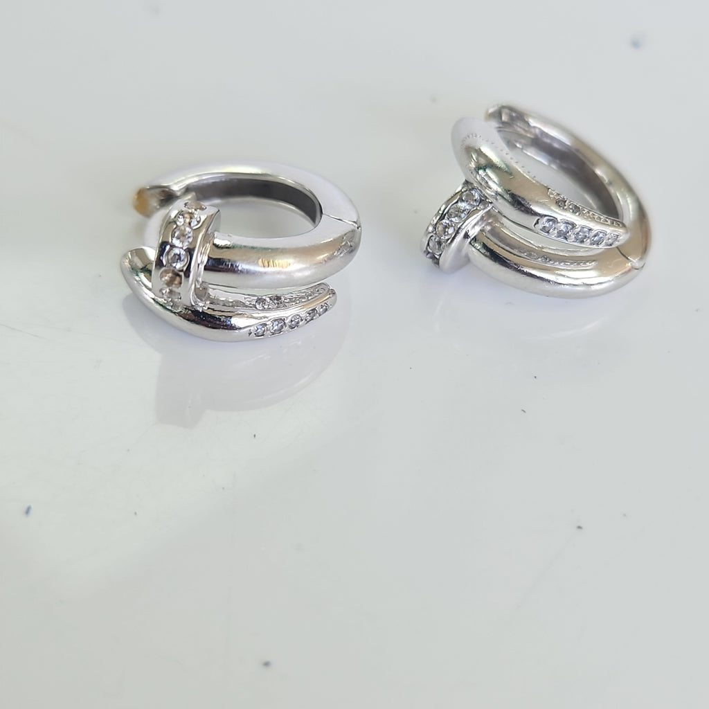 ARRACADAS PAR ORO, ORO BLANCO 14 K 7.7 GRMS (SEMINUEVO)