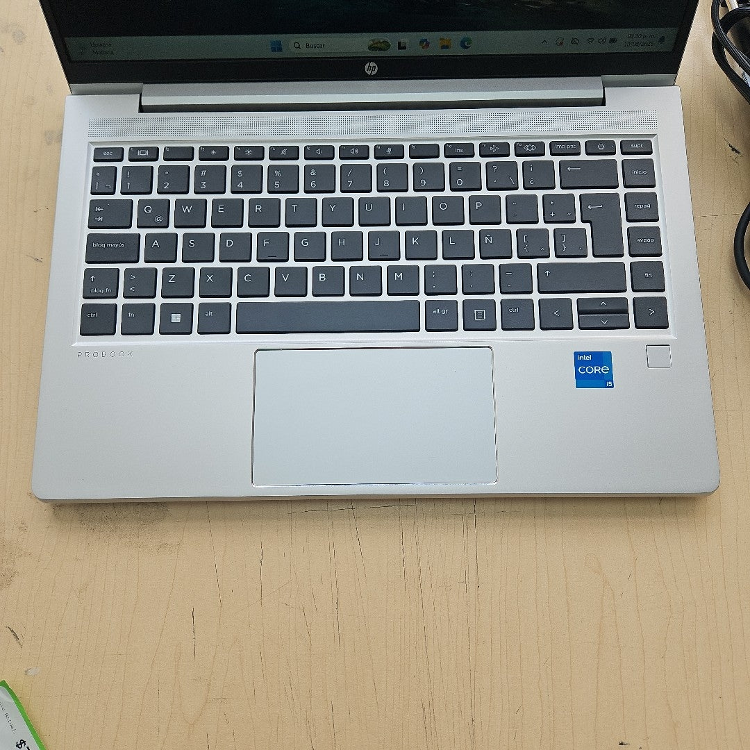 LAPTOP HP PROBOOK 440 G10 (2024) 512 GB SSD 16 GB RAM (SEMINUEVO)