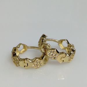 ARETES HUGGIES HEXAGONALES C CIRCONIAS 14K 2.5 GR (NUEVO)