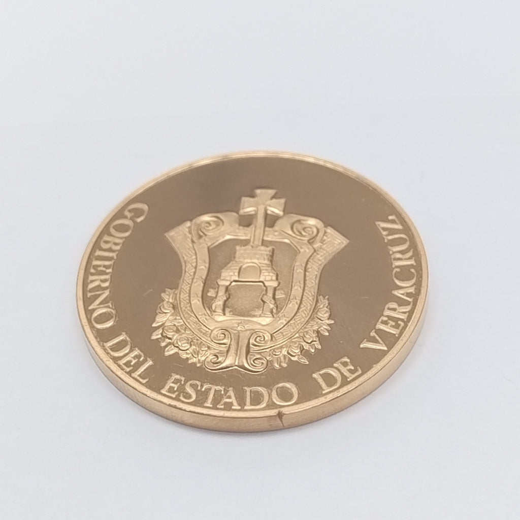 MEDALLA CONMEMORATIVA ORO 18 K 42,00 GRMS (SEMINUEVO)