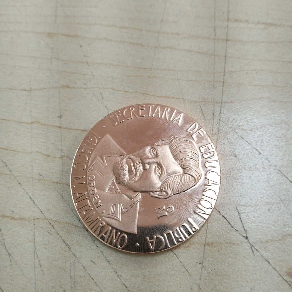 MEDALLA CONMEMORATIVA ORO 21 K 42,00 GRMS (SEMINUEVO)