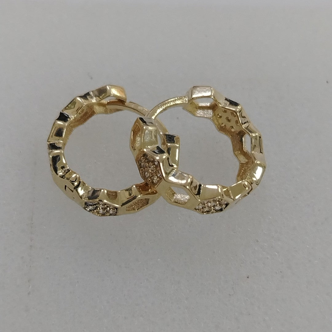 ARETES HUGGIES HEXAGONALES C CIRCONIAS 14K 2.6 GR (NUEVO)