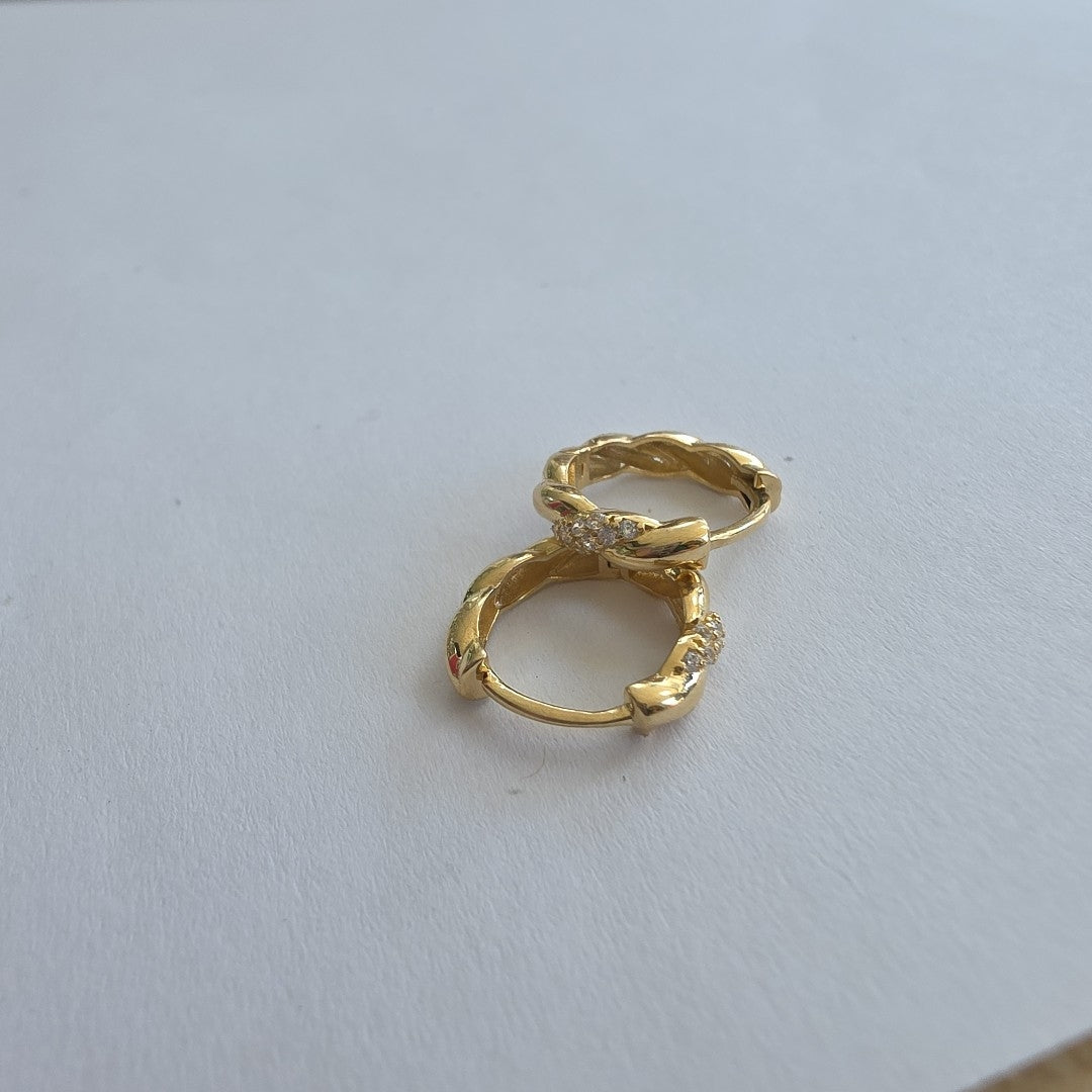 HUGGIES ORO 14K 2.1 (NUEVO)