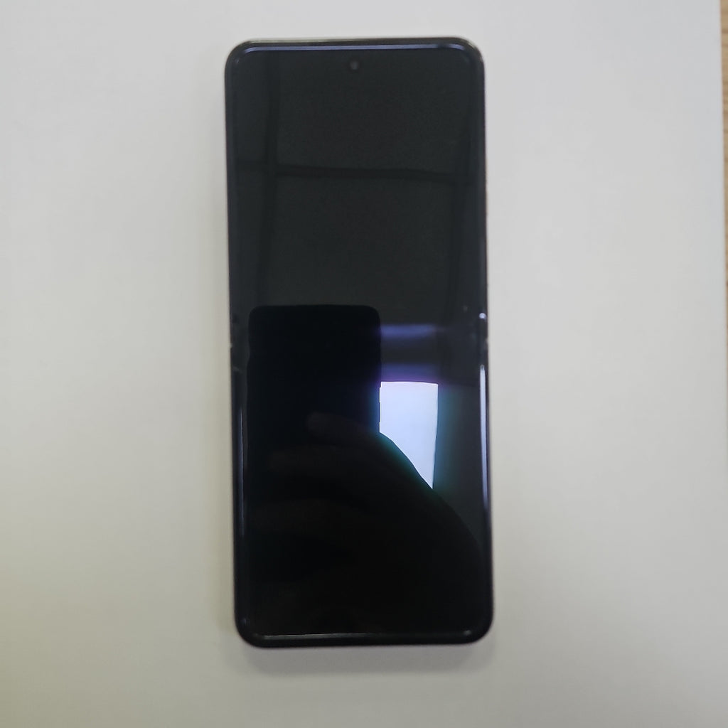 CELULAR MOTOROLA RAZR 50 5G XT2453-1 512 GB 12 GB RAM (SEMINUEVO)