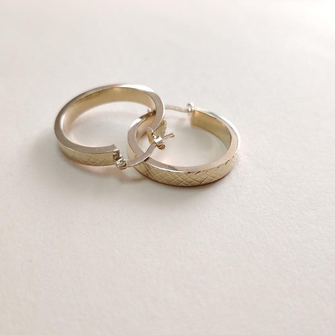 ARETES TEJIDO ARRACADAS FACETADAS 14K 2.9 GR (NUEVO)