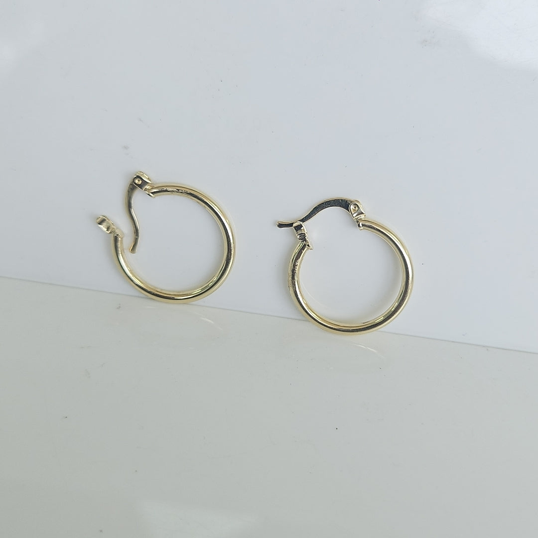 ARETES TEJIDO ARRACADAS LISAS 14K 1.2 GR (NUEVO)