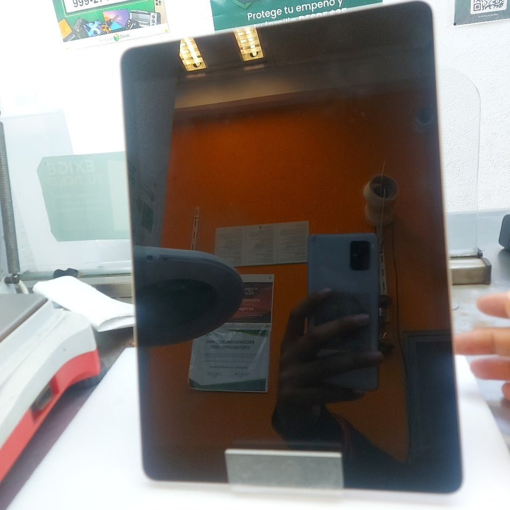 TABLETA APPLE IPAD 9 A2602 64 GB 3 GB RAM (SEMINUEVO)