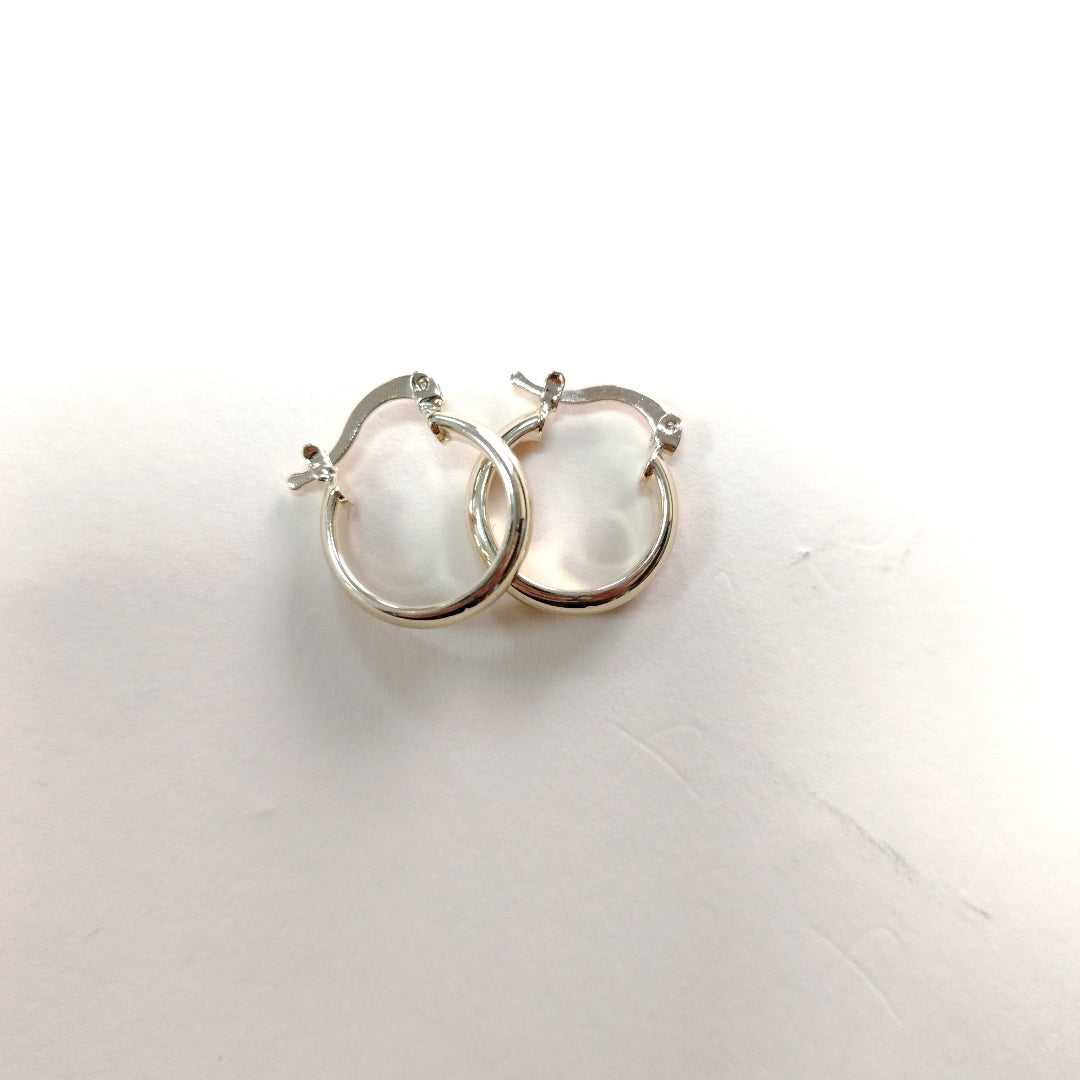 ARETES ARRACADA LISA 14K 1.7 GR (NUEVO)
