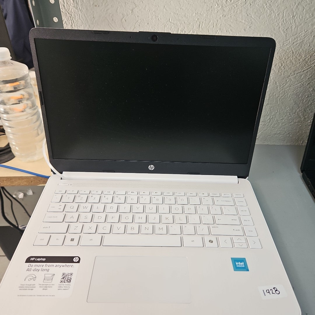 LAPTOP HP 14-DQ3000DX (2025) 64 GB SSD 4 GB RAM (SEMINUEVO)