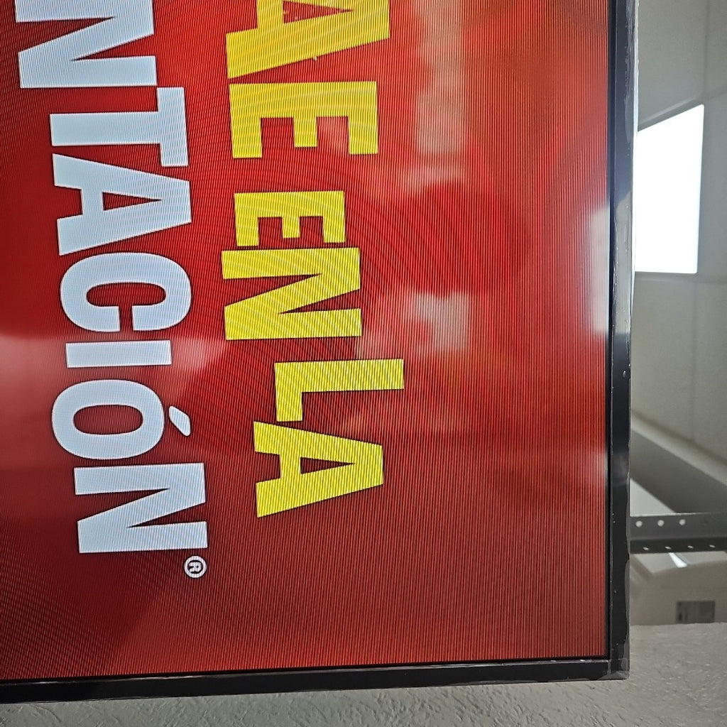 PANTALLA SAMSUNG QN32LS03CBF (2023) 32" QLED 4K (SEMINUEVO)