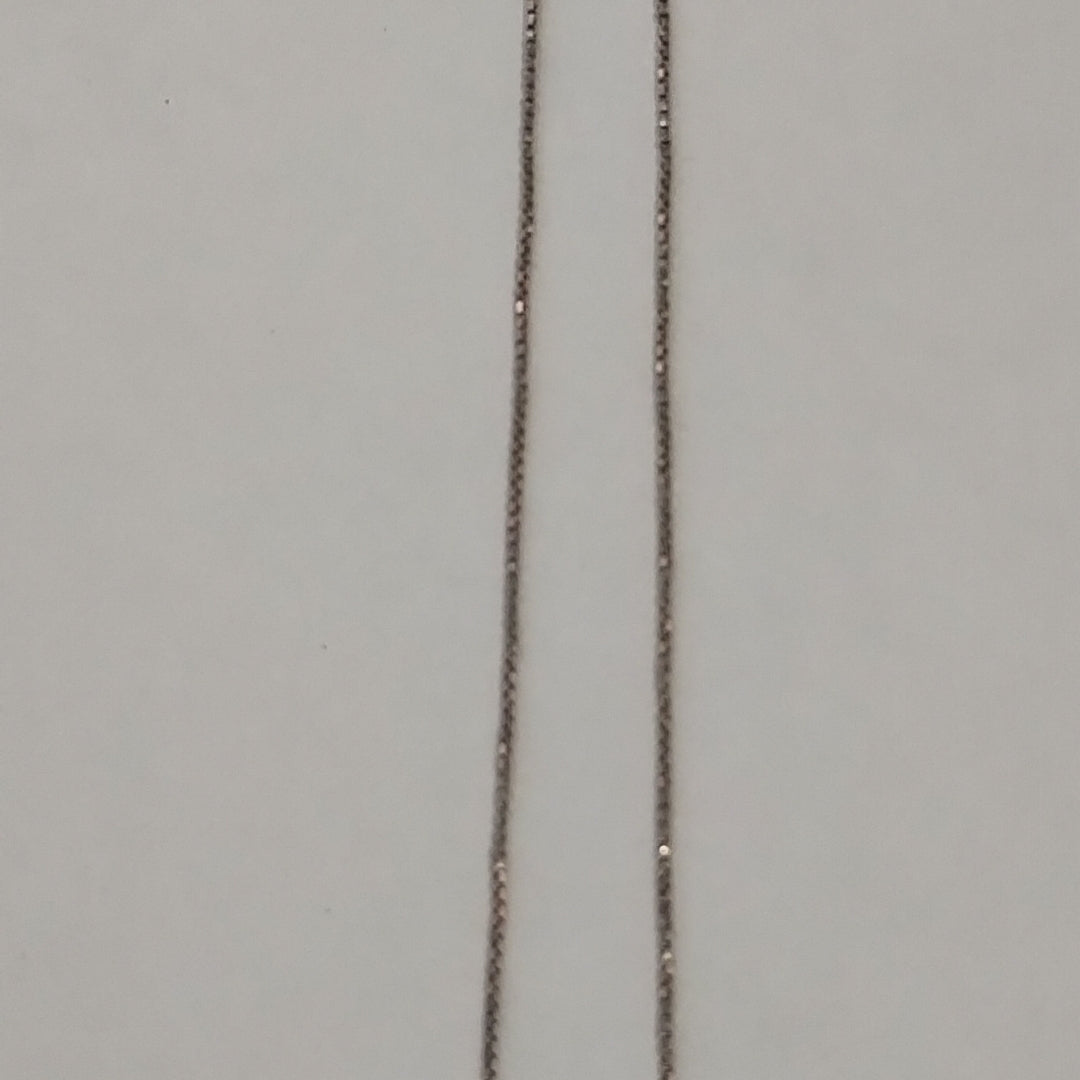 CADENA ORO BLANCO 10 K 0.8 GRMS (SEMINUEVO)