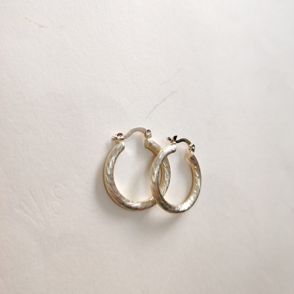 ARETES TEJIDO ARRACADAS ASTRIADAS 14K 2.9 GR (NUEVO)