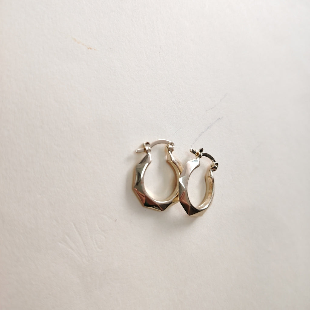 ARETES TEJIDO ARRACADAS FACETADAS 14K 1.7 GR (NUEVO)