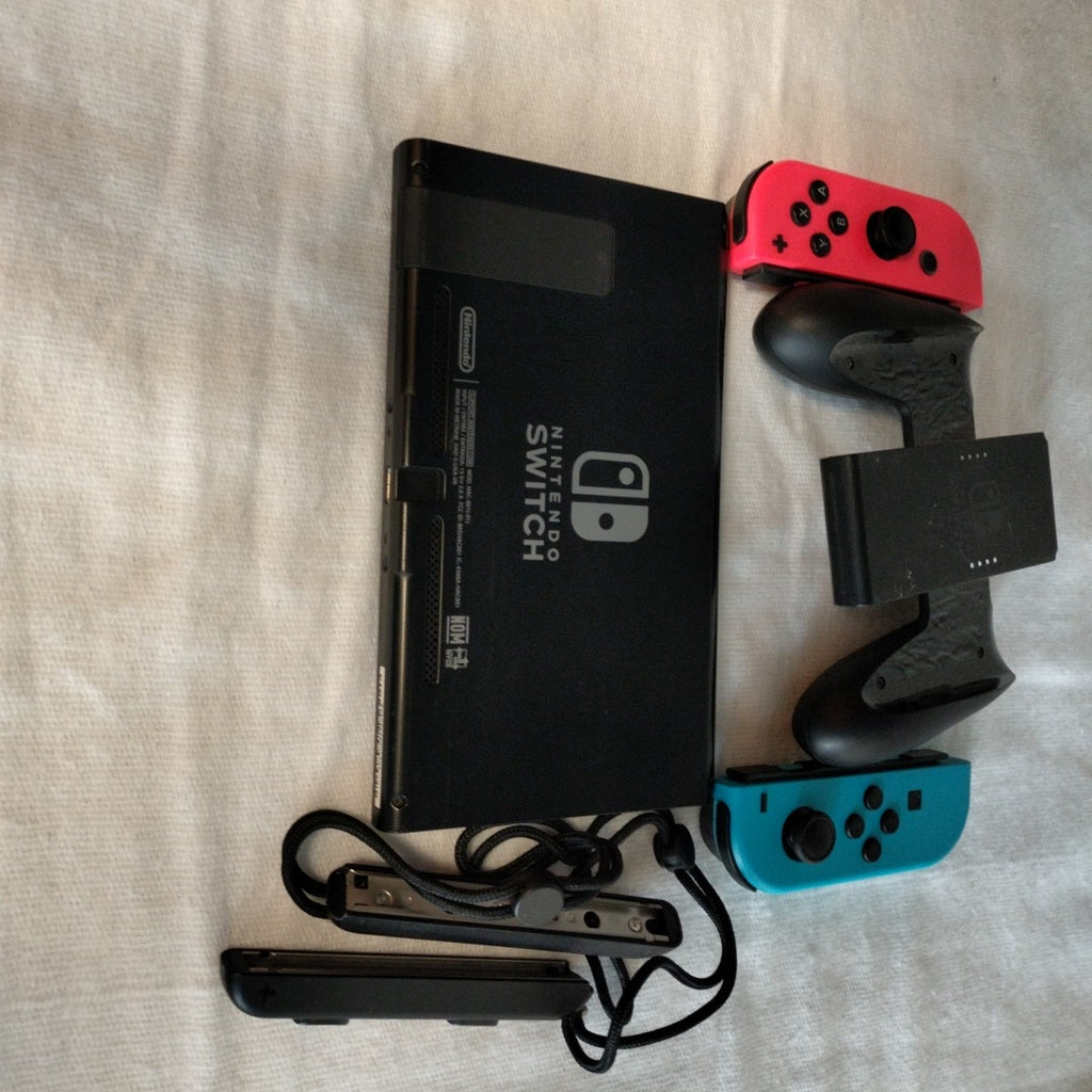 CONSOLA DE VIDEOJUEGO NINTENDO SWITCH 1.1 32 GB (SEMINUEVO)