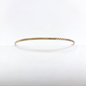 PULSERA RIGIDA ORO 10 K 2.6 GRMS (SEMINUEVO)