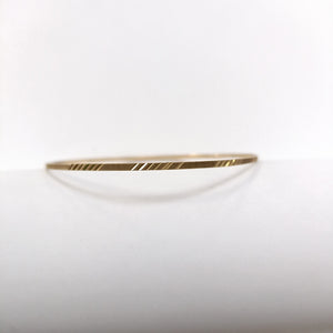PULSERA RIGIDA ORO 10 K 2.7 GRMS (SEMINUEVO)