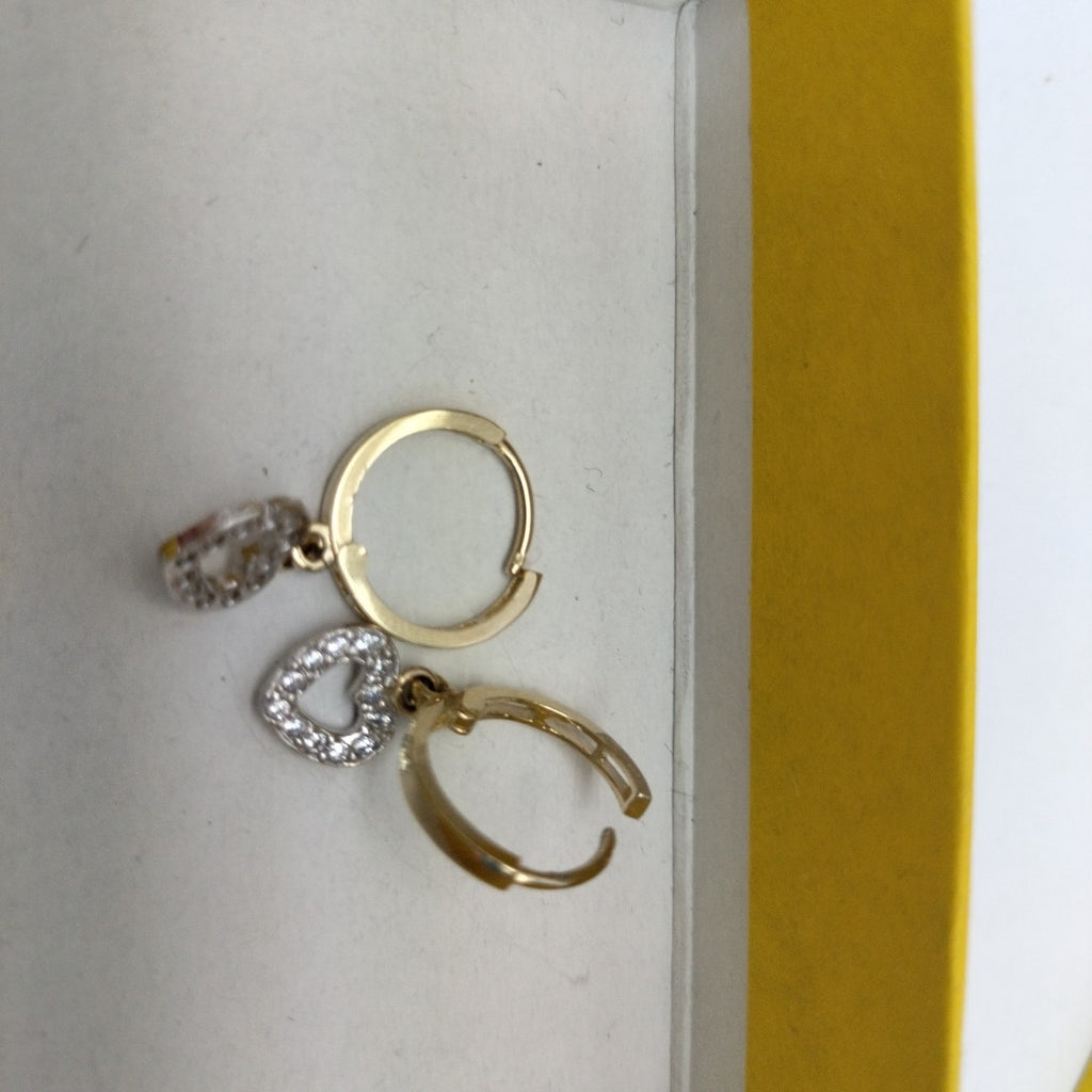 ARETES HUGGIES CON DIJE CORAZON Y CIRCONIAS 14K 2.1 GR (NUEVO)