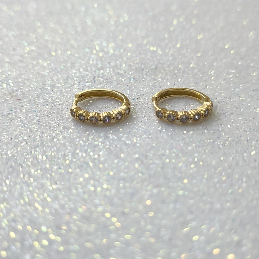 ARETES HUGGIES C CIRCONIAS 14K 2 GR (NUEVO)