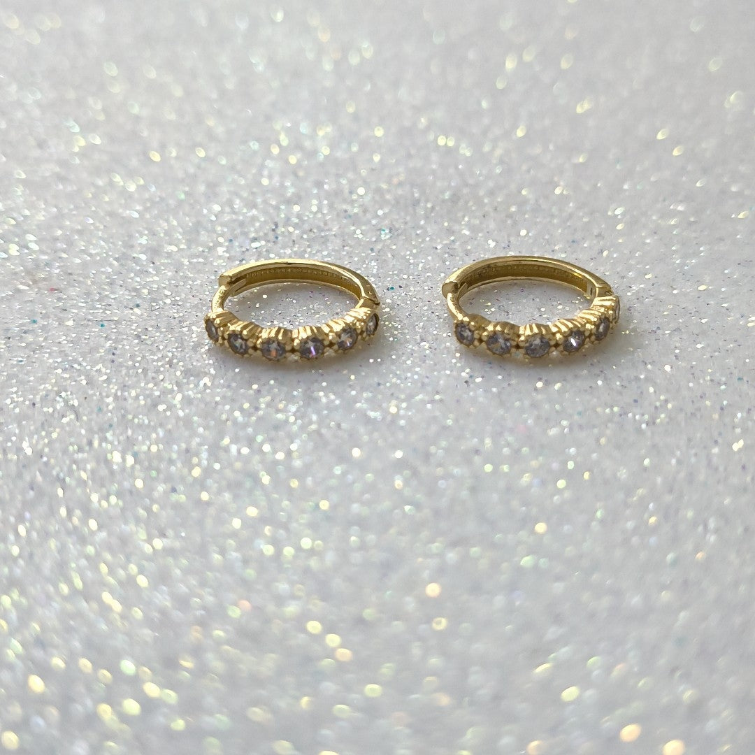 ARETES HUGGIES C CIRCONIAS 14K 2 GR (NUEVO)