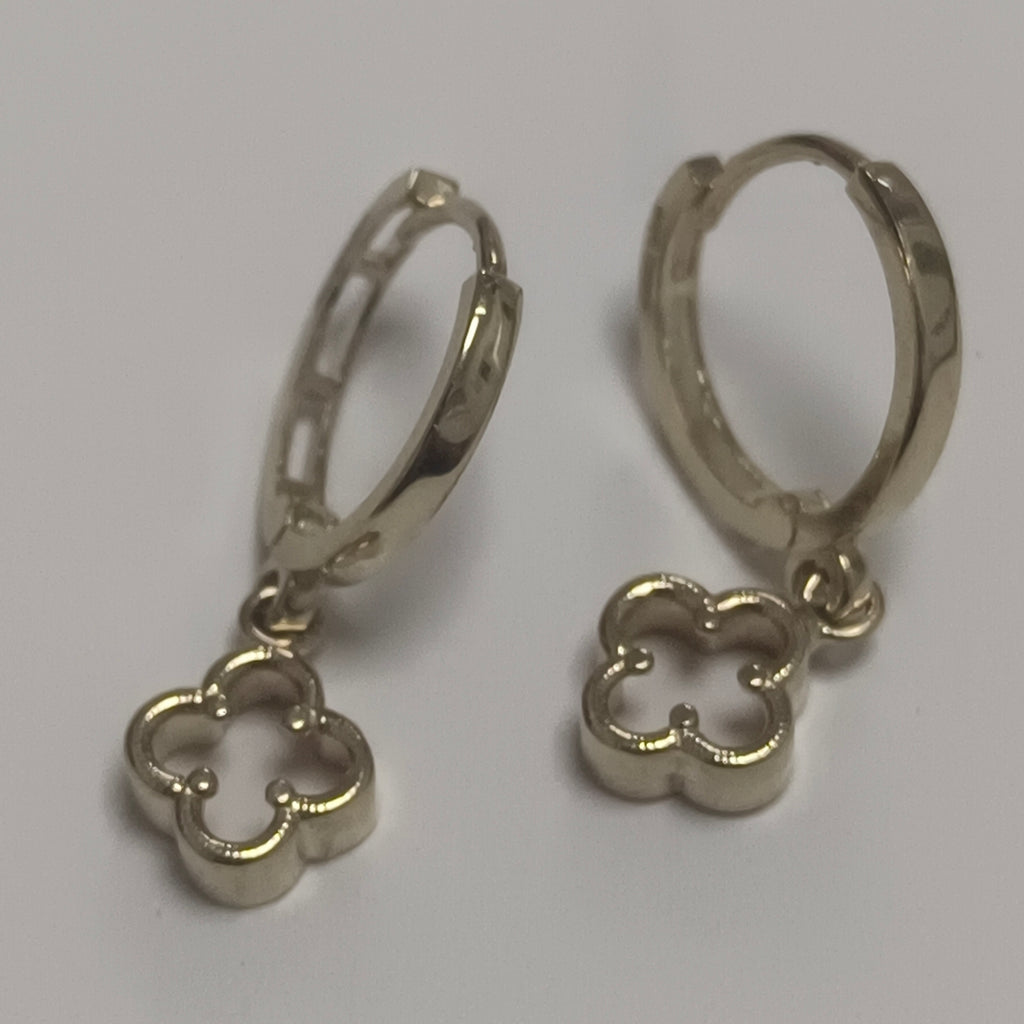 ARETES ARRACADAS CON DIJE 14K 2.4 GR (NUEVO)