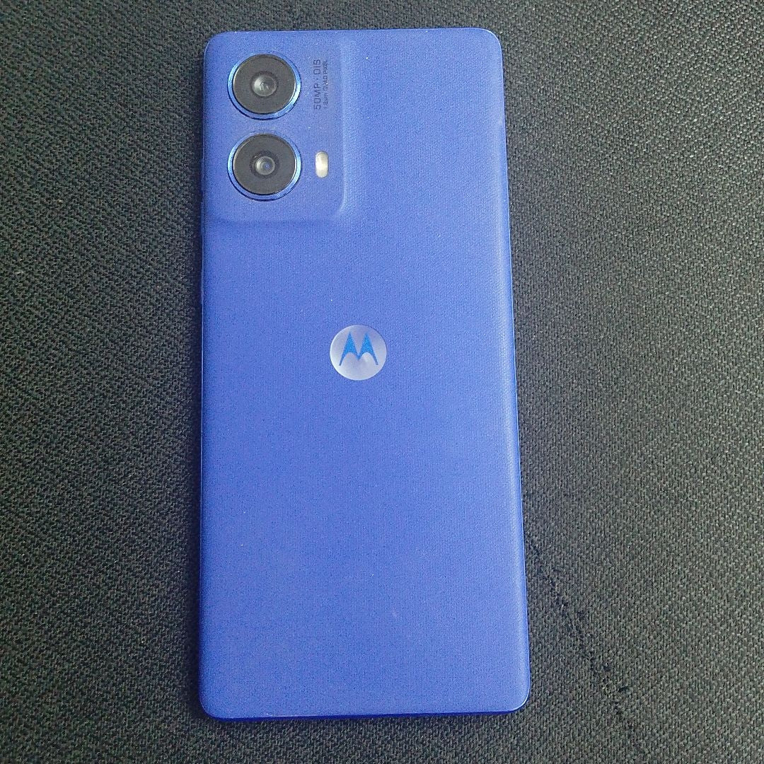 CELULAR MOTOROLA MOTO G85 5G XT2427-2 (2024) 256 GB 12 GB RAM (SEMINUEVO)