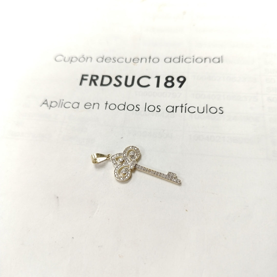DIJE LLAVE C CIRCONIAS 14K 1.6 GR (NUEVO)