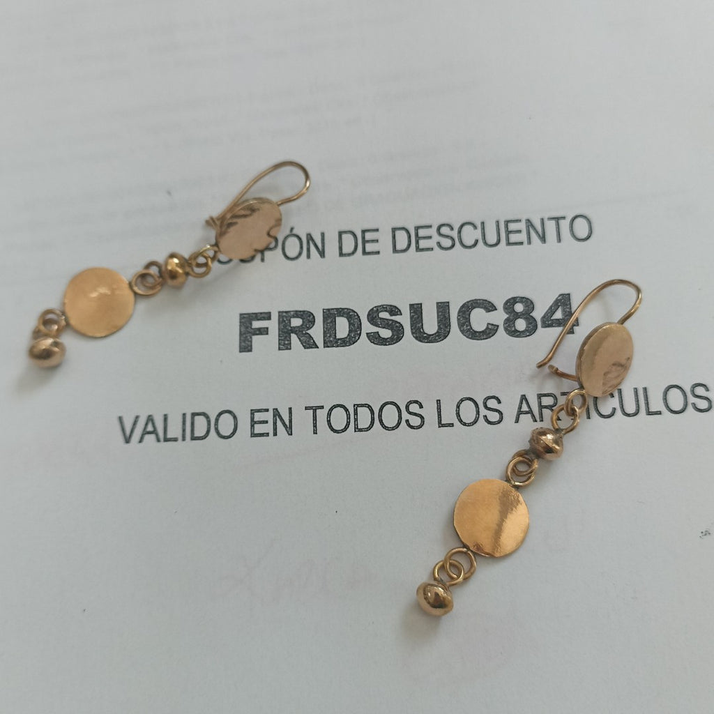 K1 4.7 GRMS 8 K IDENTIFICACIÓN ARETES PAR MATERIALES ORO CANTIDAD DE (SEMINUEVO)