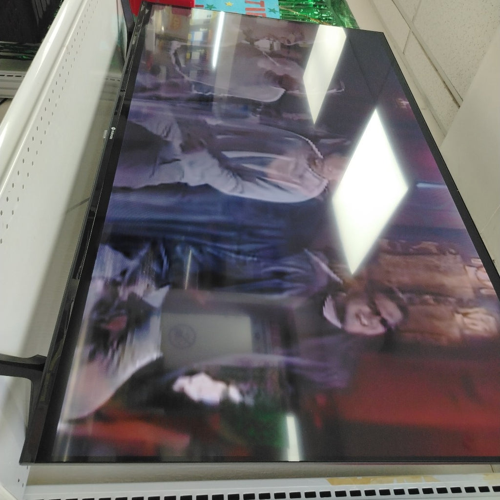 PANTALLA MOTOROLA MOT58NUQE05 (2025) 58" LED 4K (SEMINUEVO)