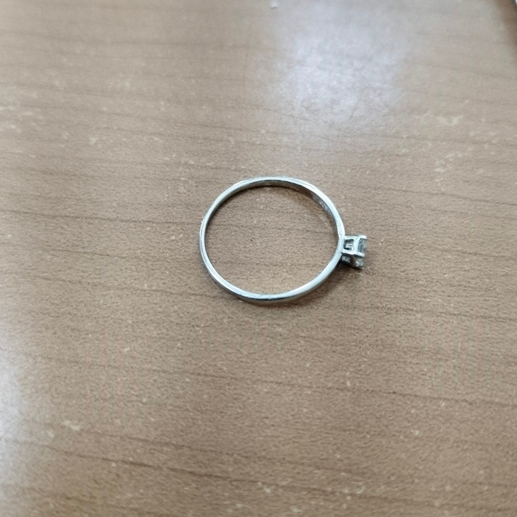 SOLITARIO ORO, ORO BLANCO 14 K 0.9 GRMS (SEMINUEVO)