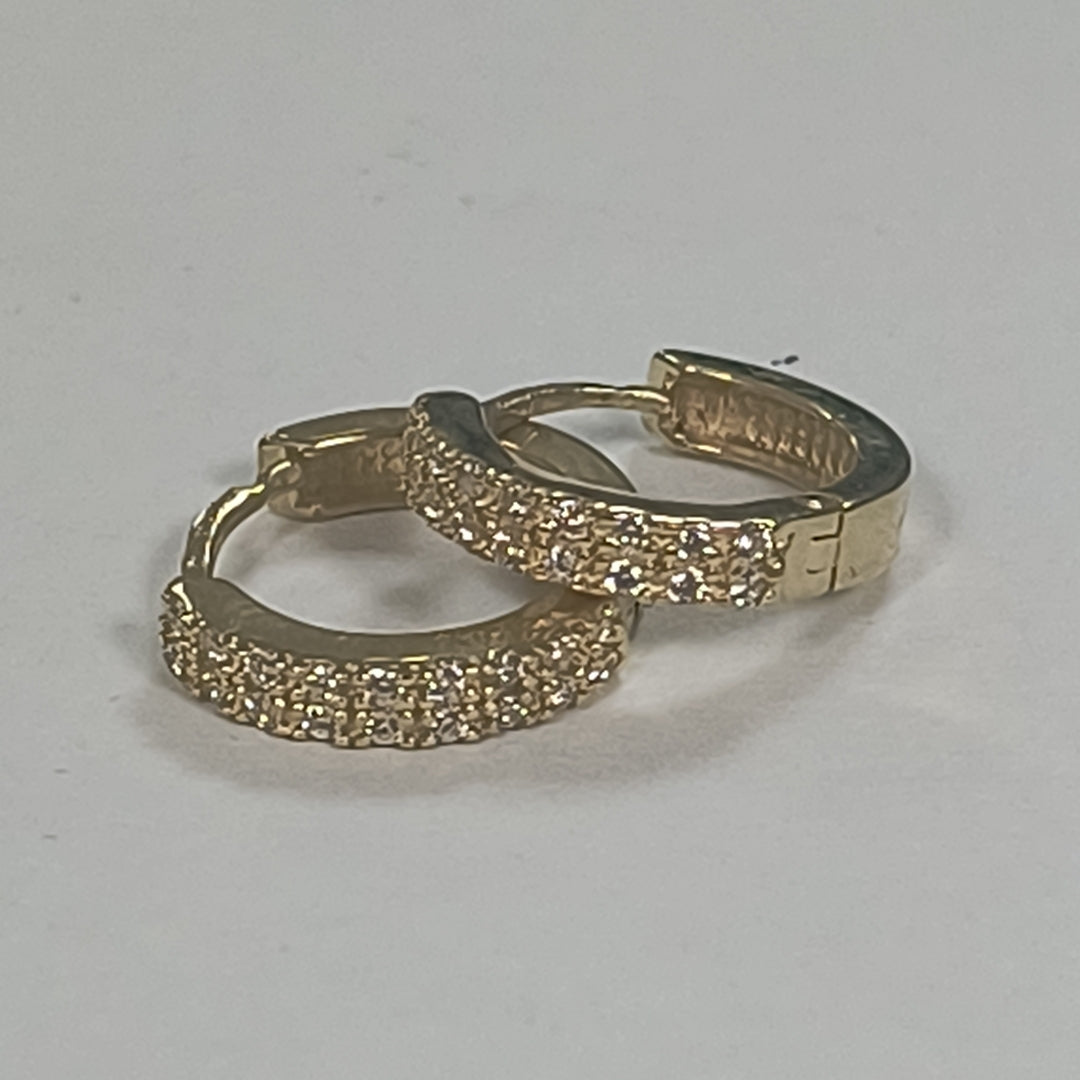 ARETES HUGGIES C CIRCONIAS 14K 1.7 GR (NUEVO)