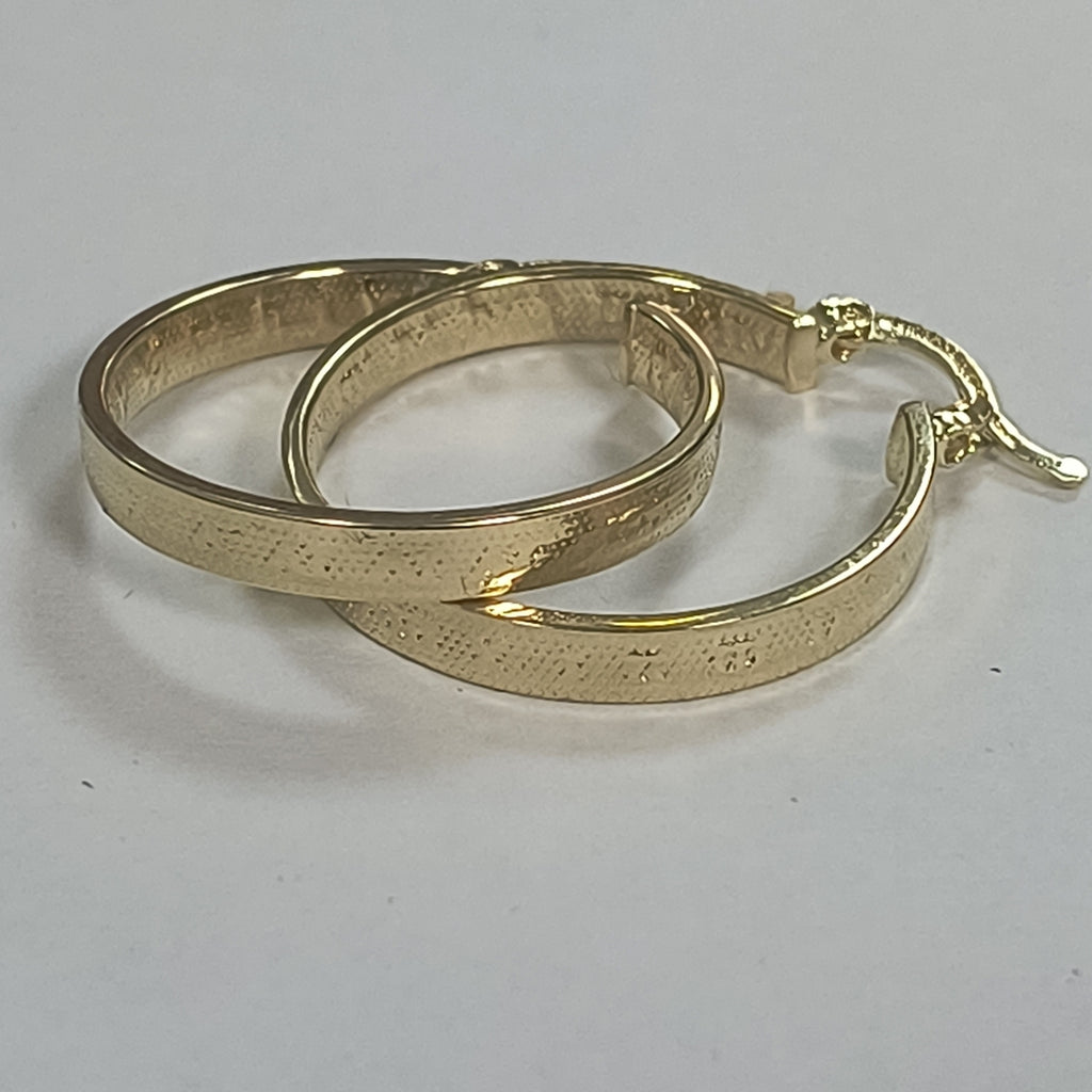 ARETES ARRACADAS TROQUELADA 14K 2.6 GR (NUEVO)