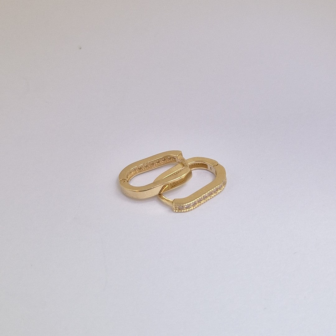 ARETES HUGGIES OVALADA C CIRCONIAS 14K 2.3 GR (NUEVO)