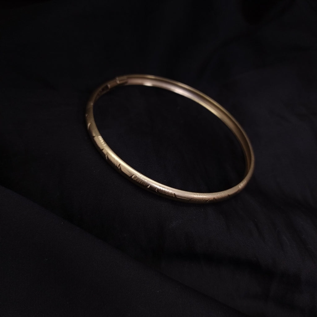 PULSERA RIGIDA ORO 10 K 5.6 GRMS (SEMINUEVO)