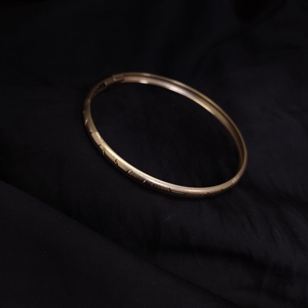 PULSERA RIGIDA ORO 10 K 5.6 GRMS (SEMINUEVO)