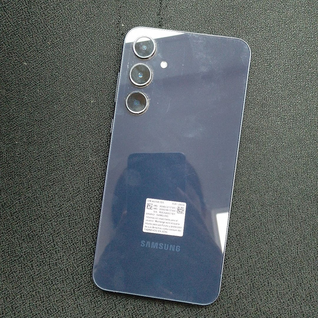 CELULAR SAMSUNG GALAXY A55 5G SM-A556E (2024) 256 GB 8 GB RAM (SEMINUEVO)