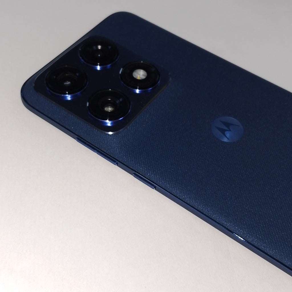 CELULAR MOTOROLA EDGE 70 PRO XT2607-1  (2026) 512 GB 12 GB RAM (SEMINUEVO)