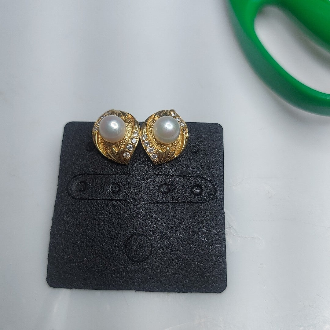 ARETES PAR ORO 18 K 6.8 GRMS (SEMINUEVO)