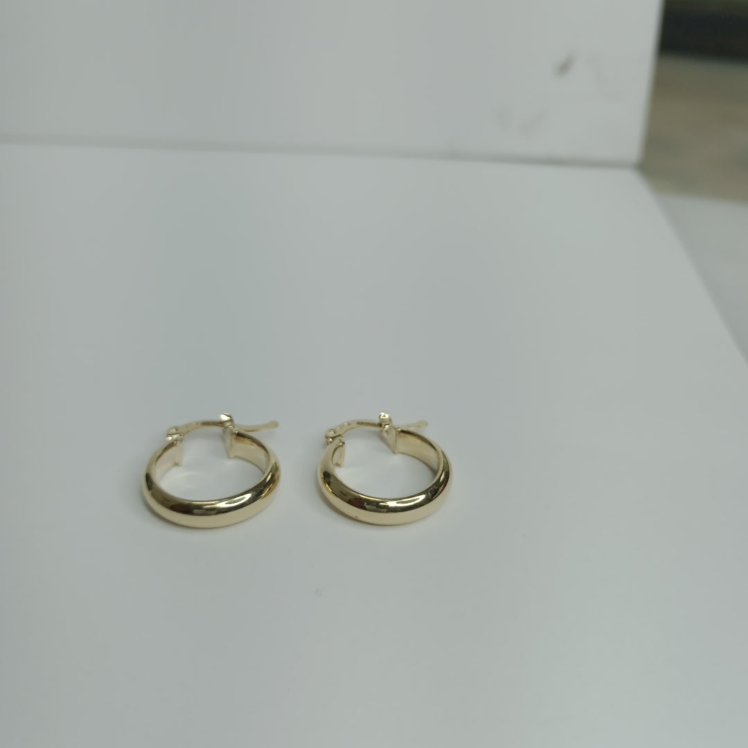 ARETES ARRACADA LISA 14K 1.8 GR (NUEVO)