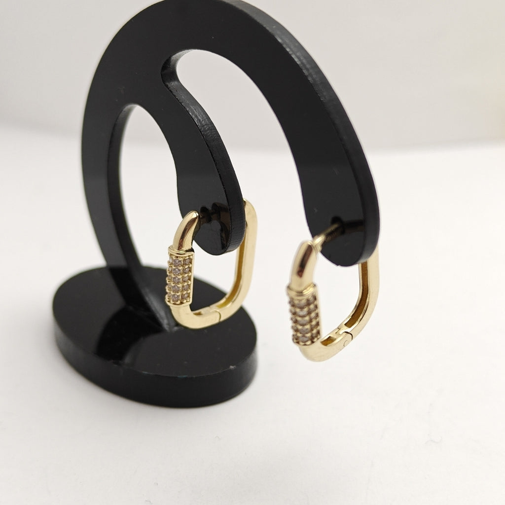 ARETES HUGGIES OVALADA C CIRCONIAS 14K 2.5 GR (NUEVO)