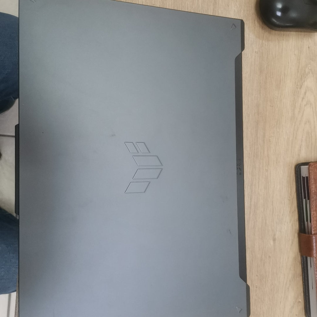 LAPTOP ASUS TUF GAMING F16 FX607VJ-RL023W (2025) 1 TB SSD 16 GB RAM (SEMINUEVO)