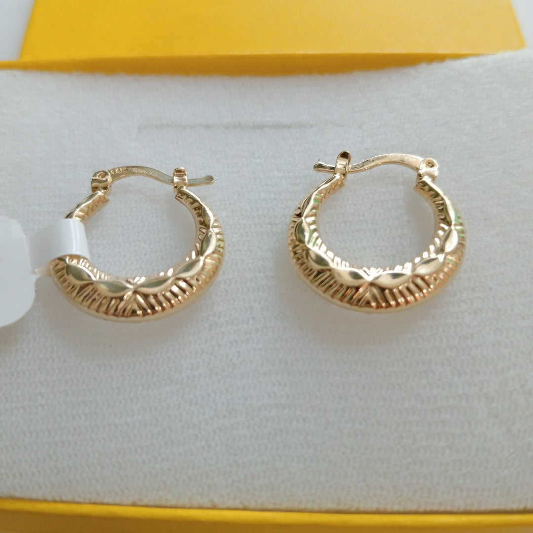 ARETES ARRACADAS HUECAS 14K 1.8 GR (NUEVO)