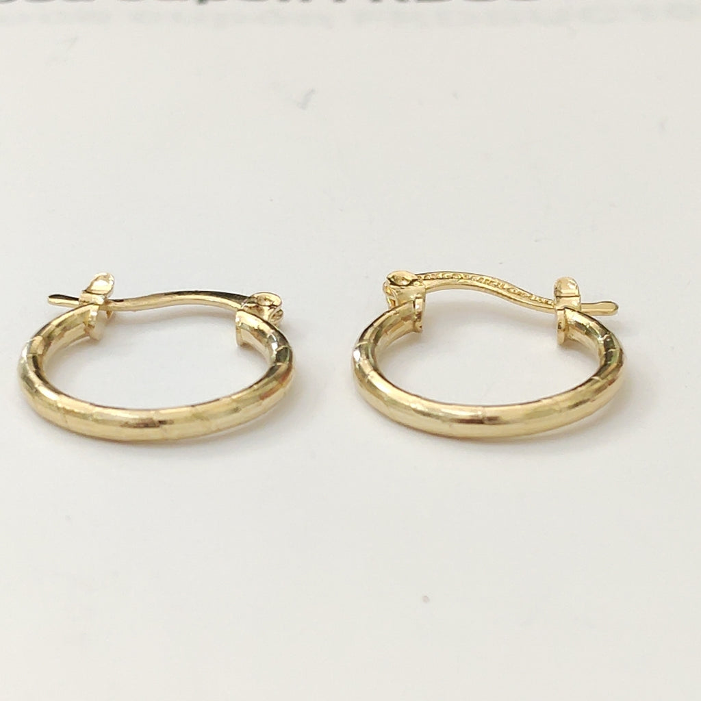 ARETES ARRACADAS ESTRIADAS 14K 1.4 GR (NUEVO)
