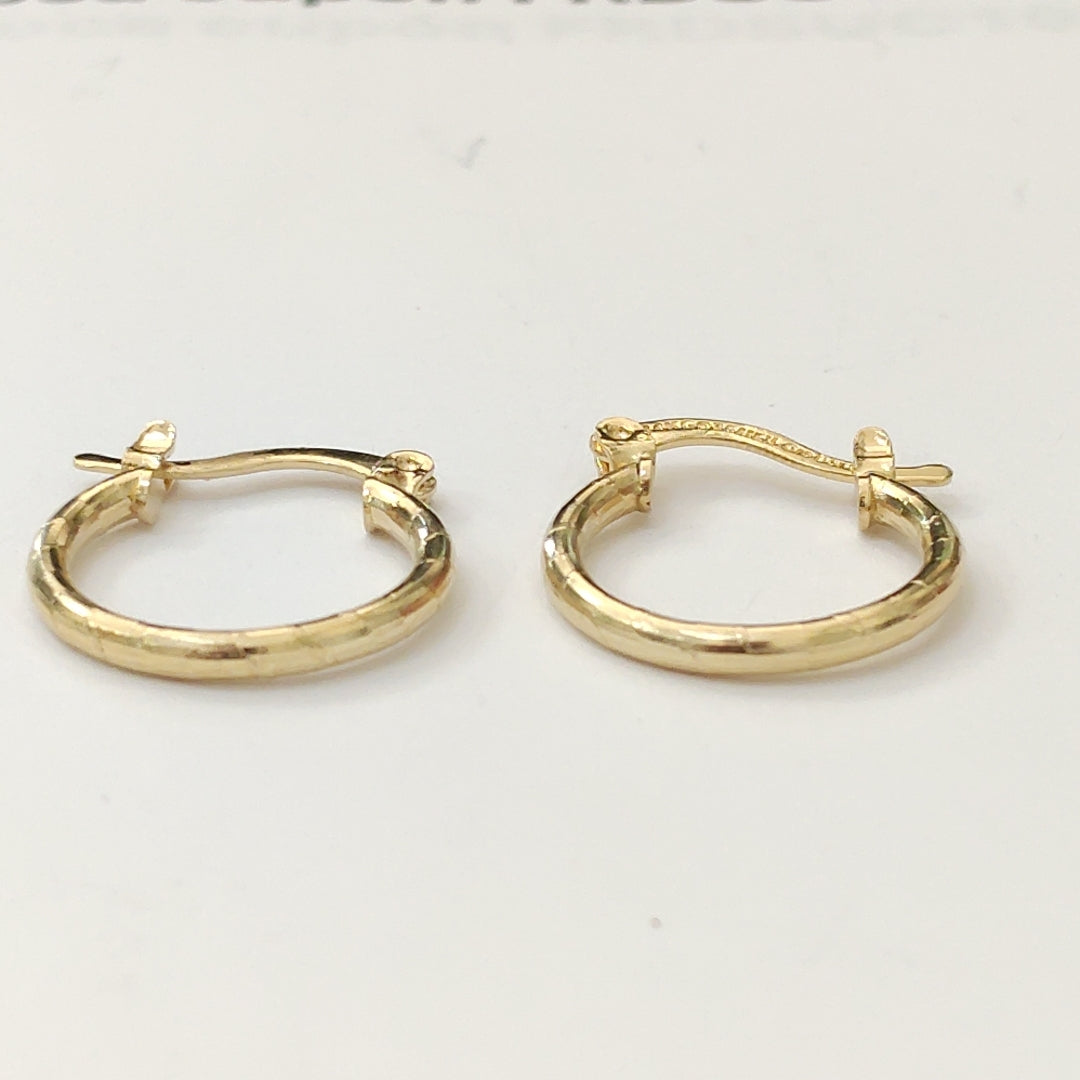 ARETES ARRACADAS ESTRIADAS 14K 1.4 GR (NUEVO)