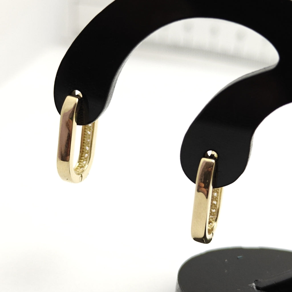 ARETES HUGGIES OVALADA C CIRCONIAS 14K 2.3 GR (NUEVO)